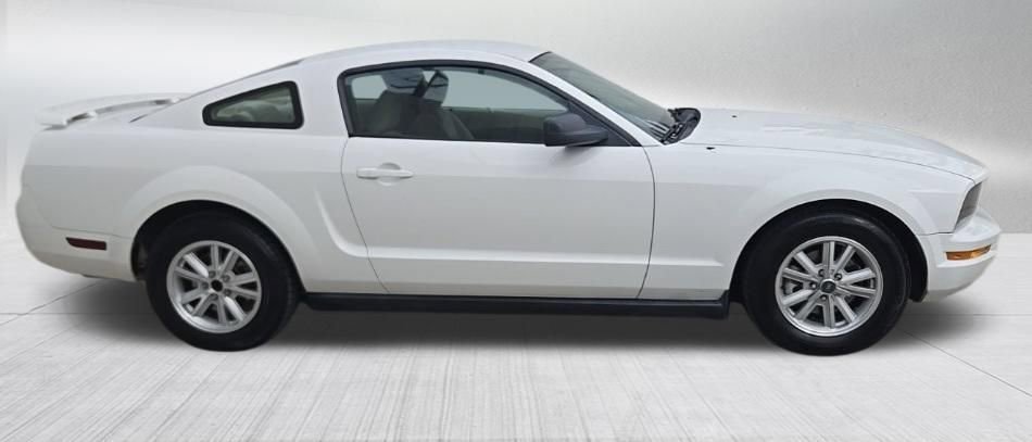 Used 2006 Ford Mustang Coupe RWD image 4