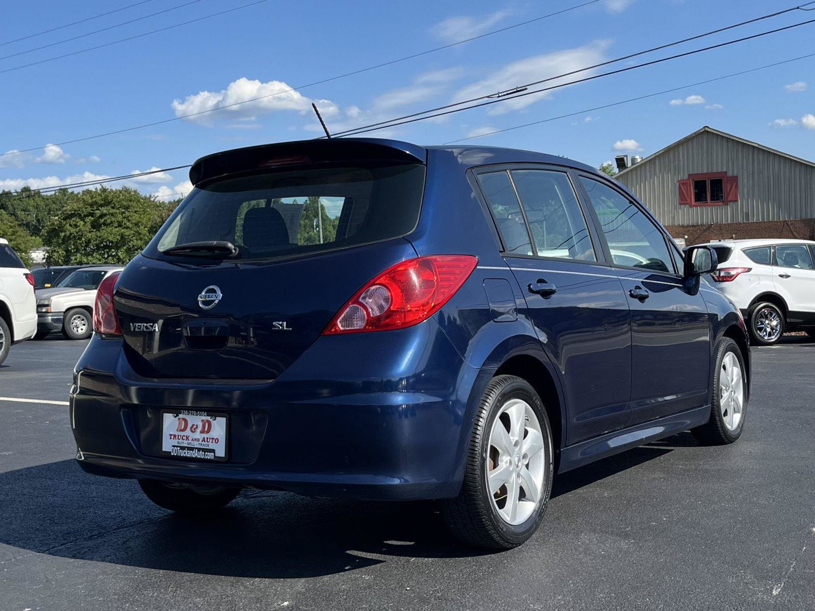 Used 2012 Nissan Versa Hatchback w/ SL Navigation Pkg FWD image 2