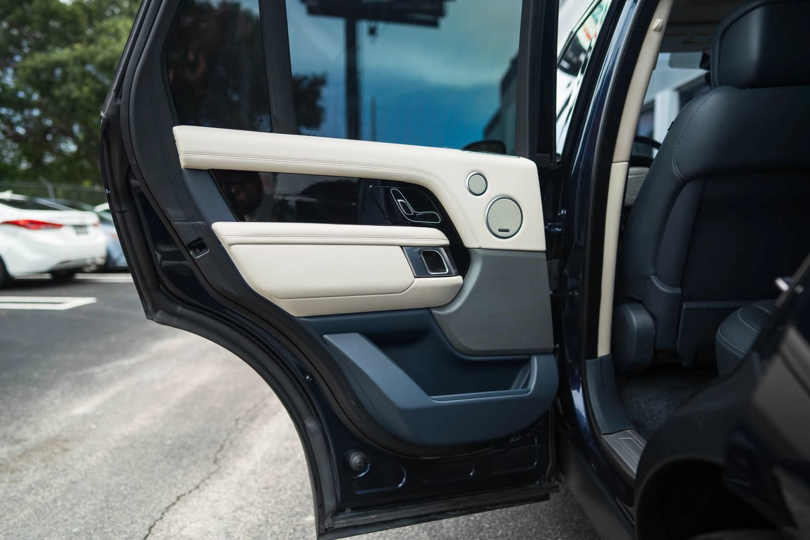 Used 2018 Land Rover Range Rover Supercharged AWD/4WD image 21