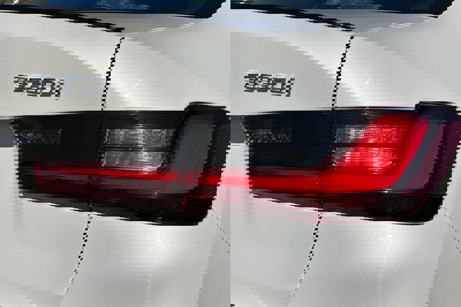 Used 2025 BMW 330i Sedan w/ M Sport Package image 33