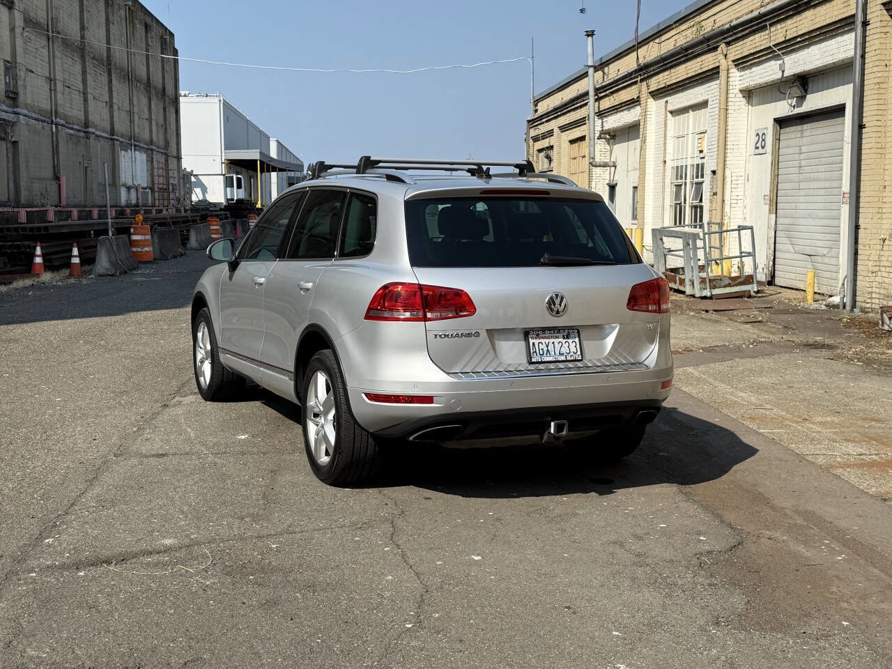 Used 2012 Volkswagen Touareg Sport image 64