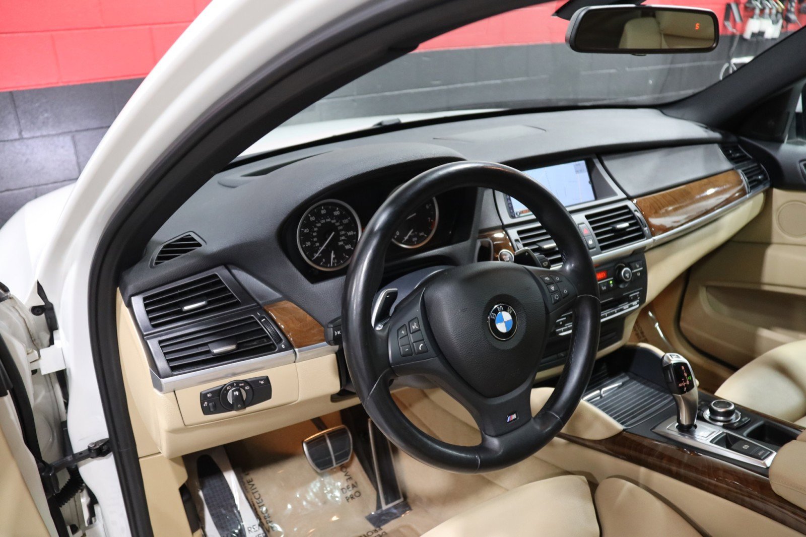 Used 2014 BMW X6 xDrive50i image 37