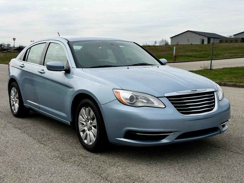 Used 2014 Chrysler 200 LX FWD image 27
