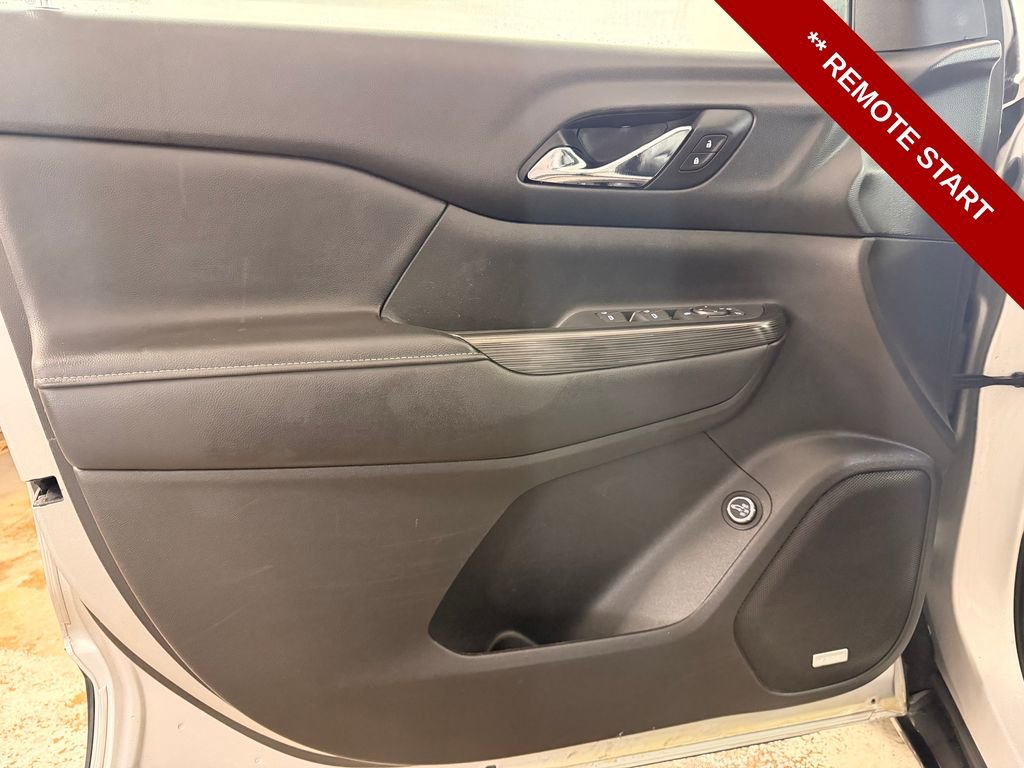 Used 2018 GMC Acadia SLT image 11