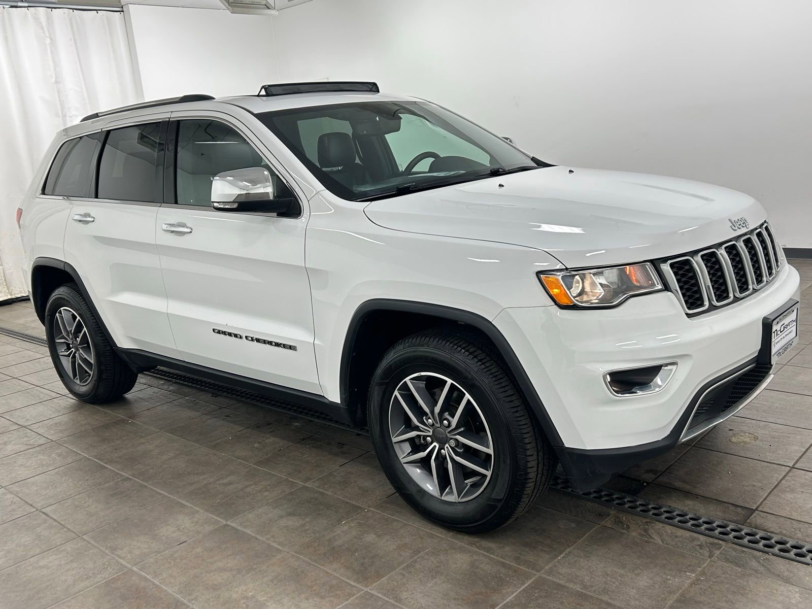 Used 2020 Jeep Grand Cherokee Limited w/ Luxury Group II image 6