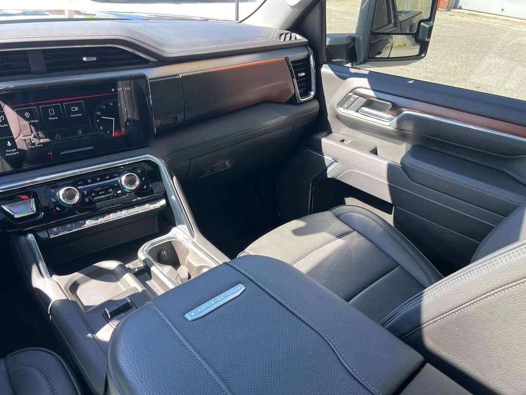 Used 2025 GMC Sierra 2500 Denali w/ Denali Reserve Package AWD/4WD image 28