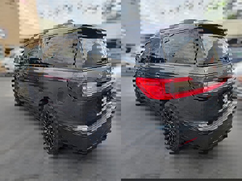 Used 2018 Lincoln Navigator L Reserve AWD/4WD image 5