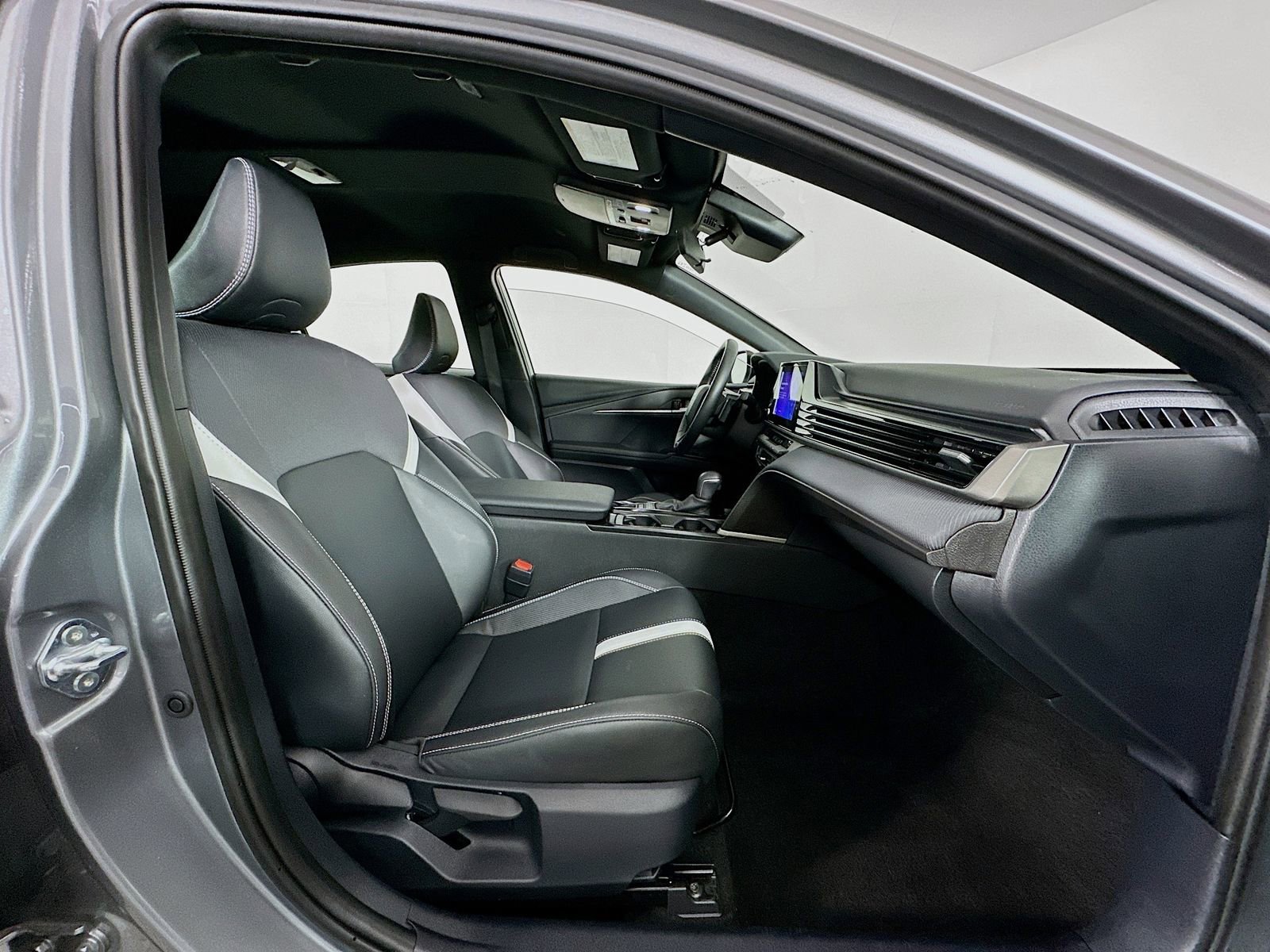 Certified 2025 Toyota Camry SE AWD/4WD image 27