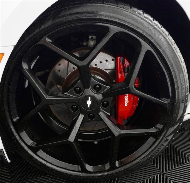 Used 2017 Chevrolet Camaro SS RWD image 3