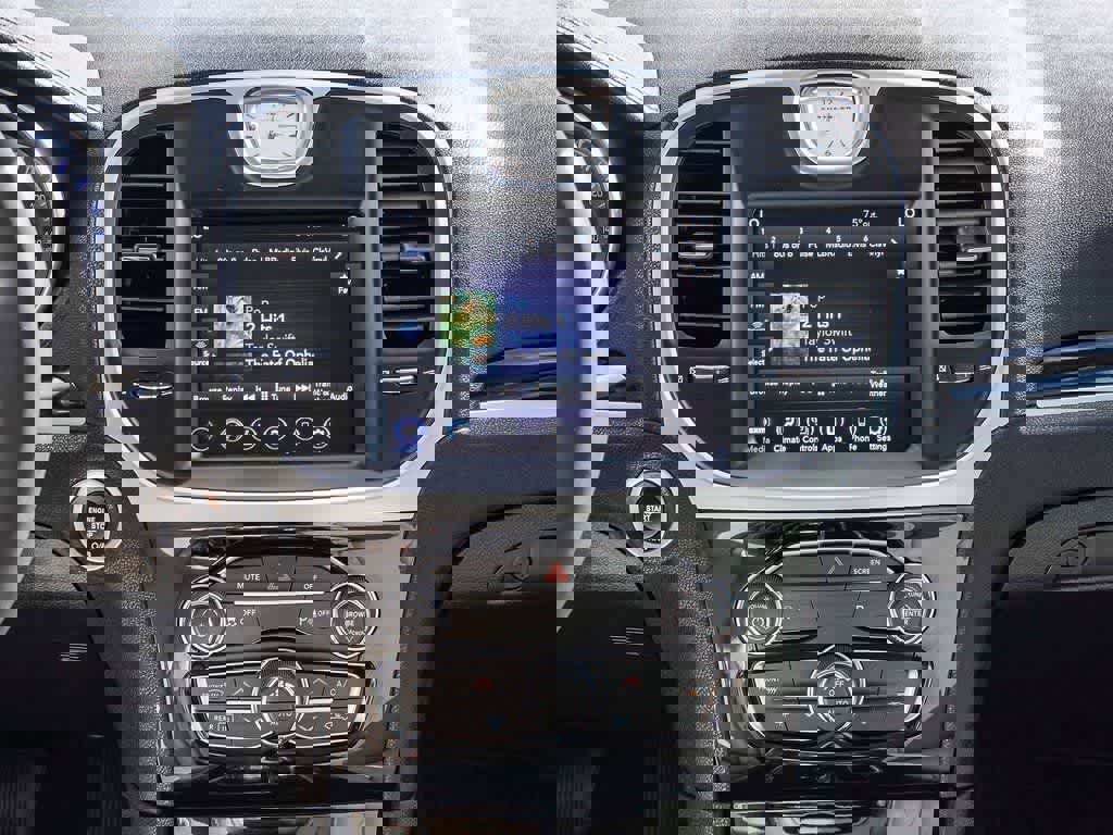 Certified 2023 Chrysler 300 Touring L image 12