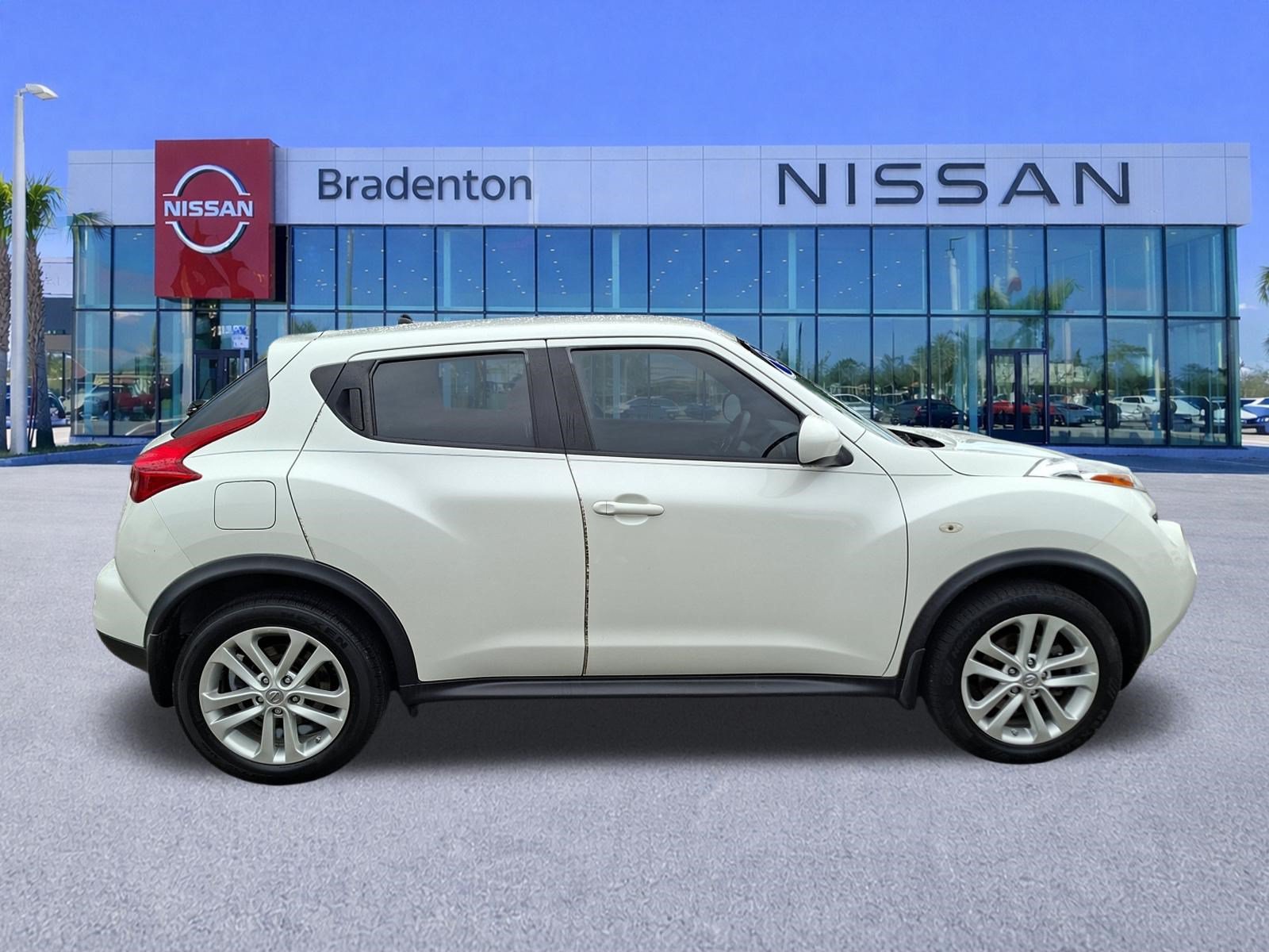 Used 2013 Nissan Juke S FWD image 4
