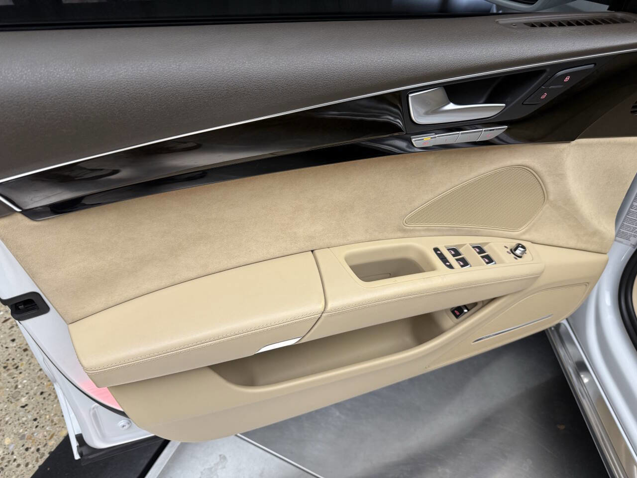 Used 2016 Audi A8 L 3.0T image 19