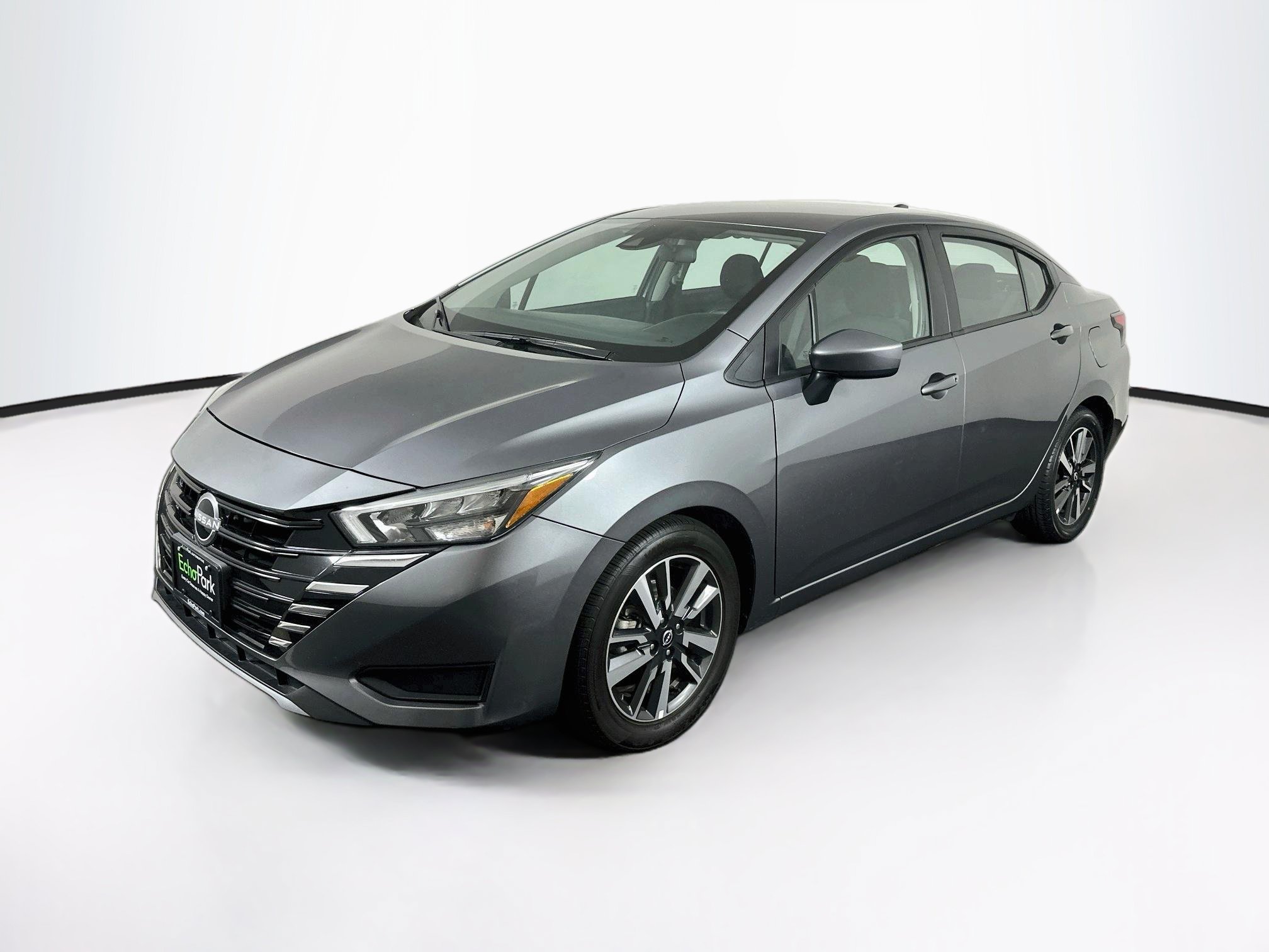 Used 2025 Nissan Versa SV FWD image 3