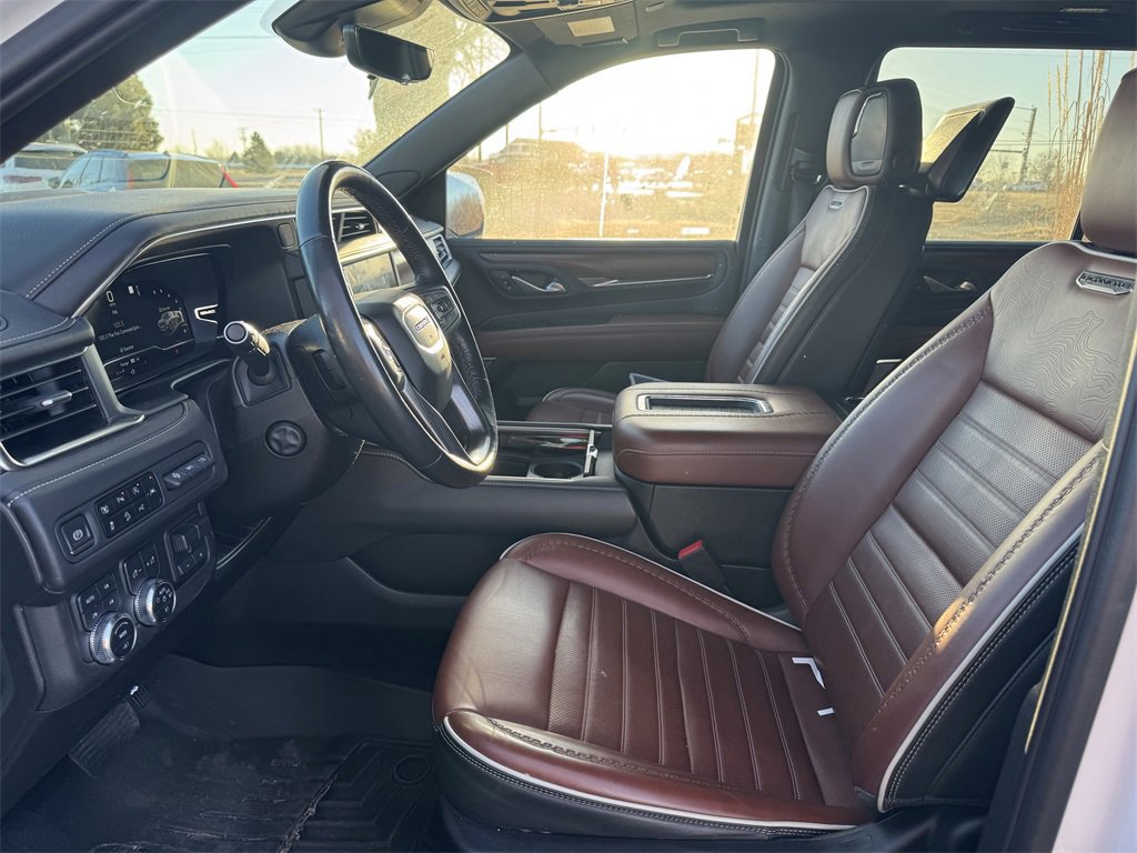 Used 2023 GMC Yukon Denali Ultimate image 9