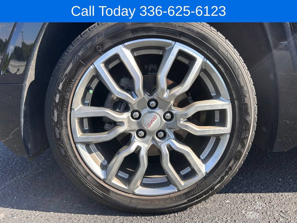 Used 2023 GMC Terrain Denali w/ LPO, 'HIT The Road' Package AWD/4WD image 10