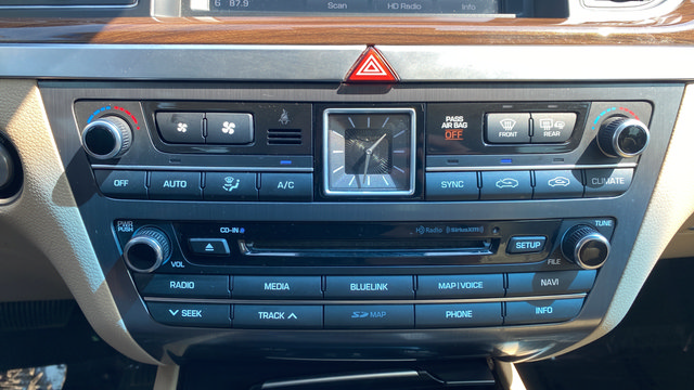Used 2018 Genesis G80 3.8 RWD image 19