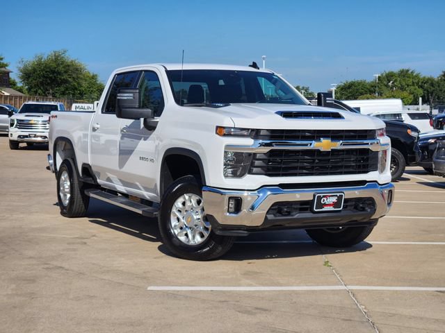 Used 2025 Chevrolet Silverado 3500 LT w/ Safety Package AWD/4WD image 2