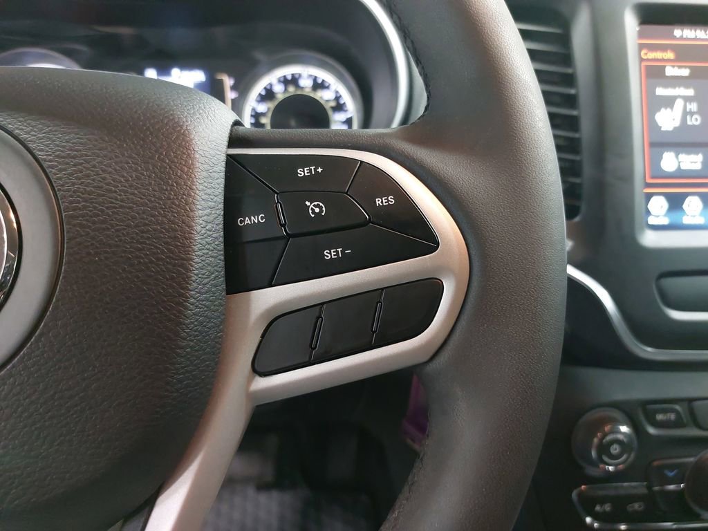 Used 2022 Jeep Cherokee Latitude image 17