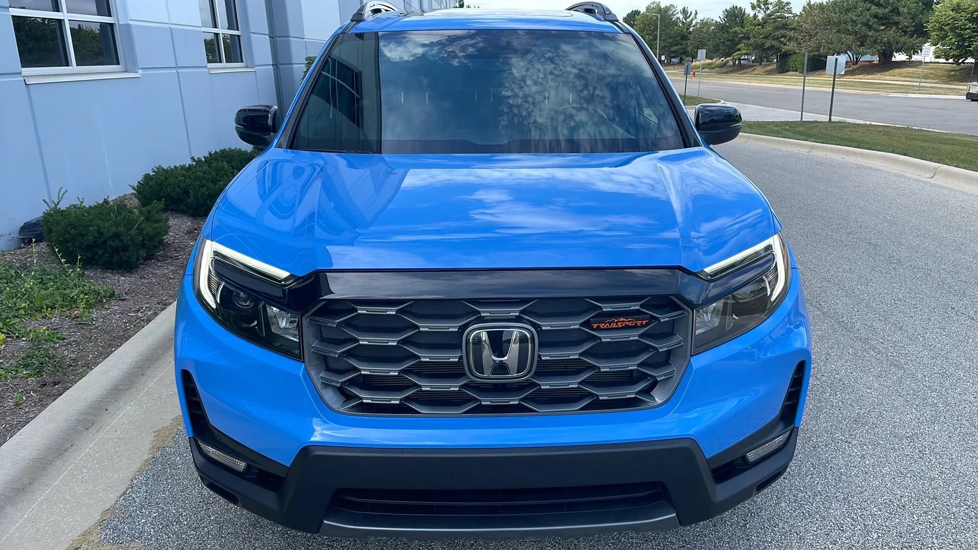 Used 2025 Honda Passport TrailSport image 3