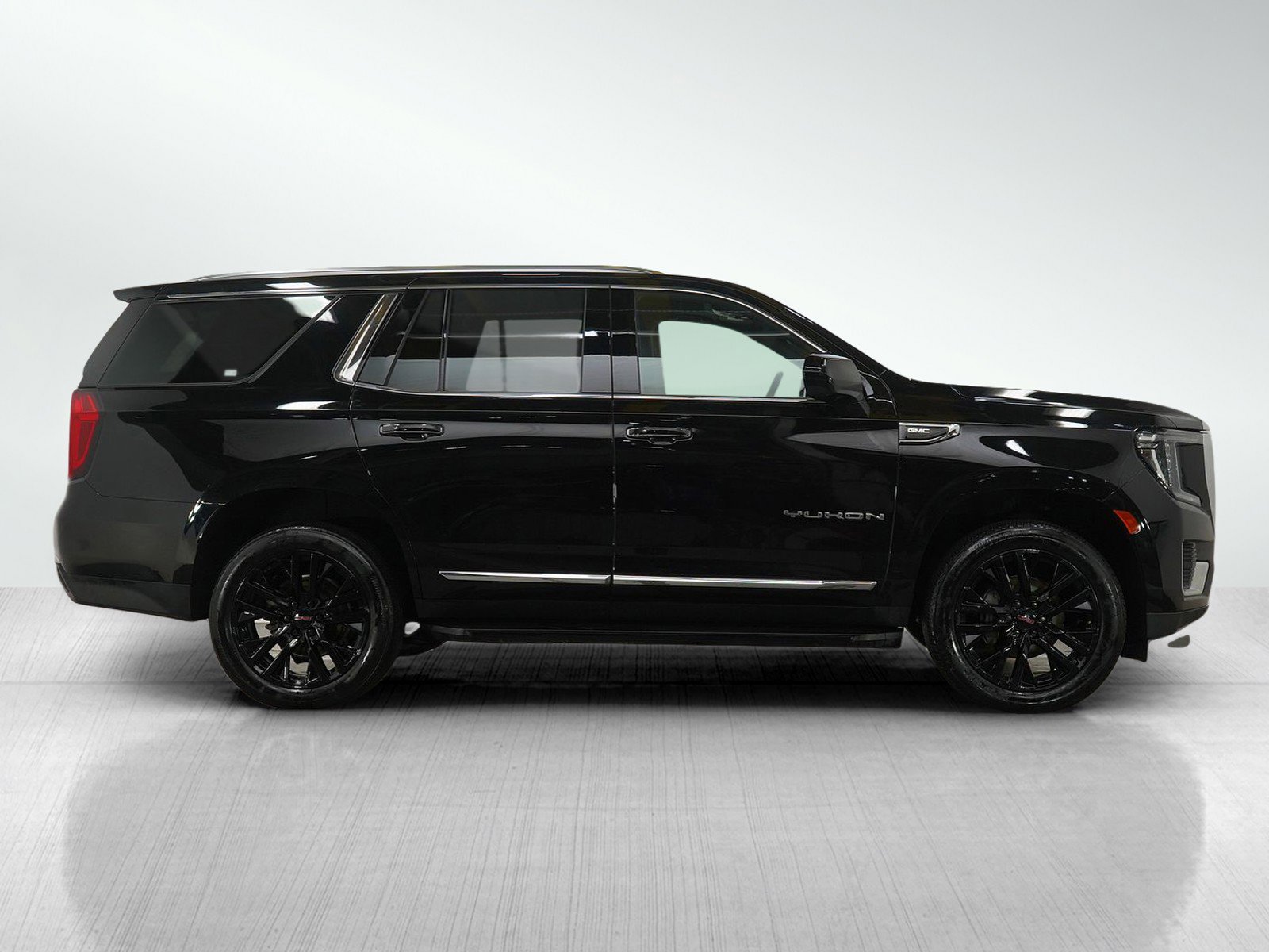 Used 2024 GMC Yukon SLT image 6