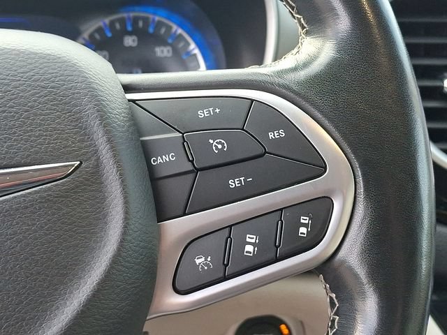 Used 2021 Chrysler Pacifica Touring-L FWD image 24
