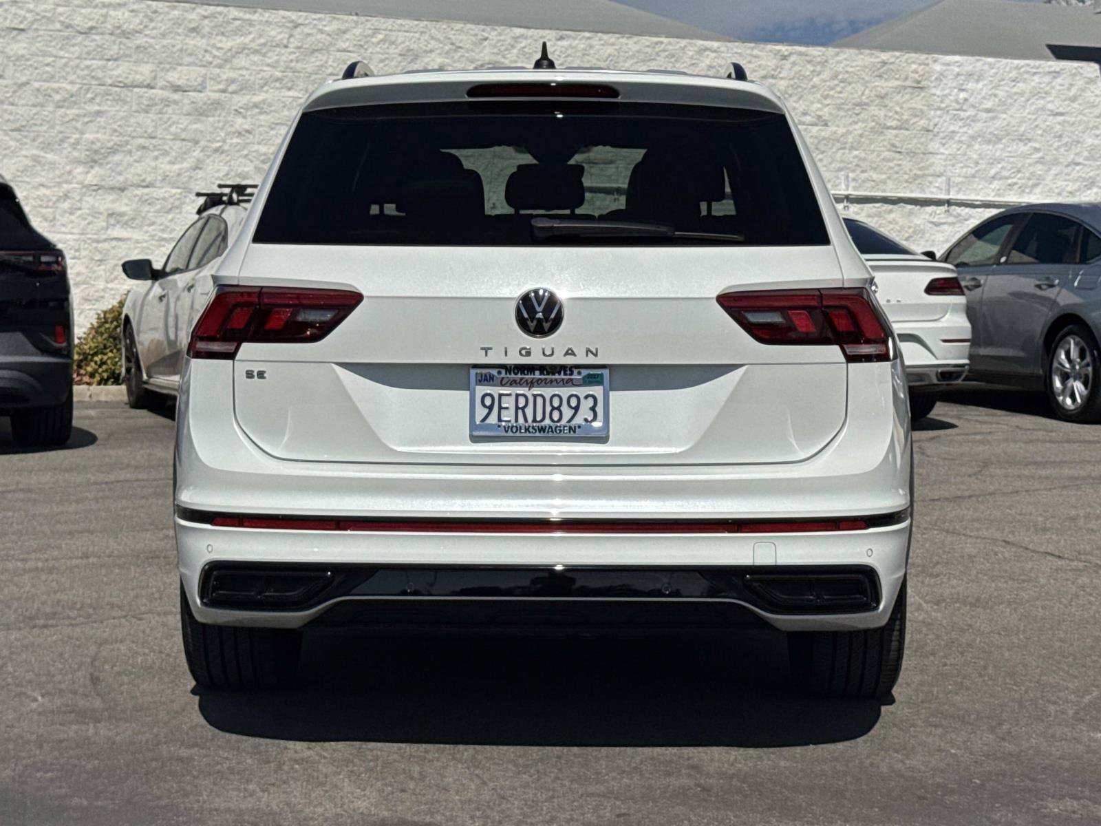 Certified 2023 Volkswagen Tiguan SE R-Line FWD image 4