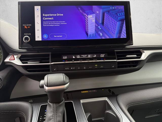 Used 2025 Toyota Sienna XLE AWD/4WD image 19