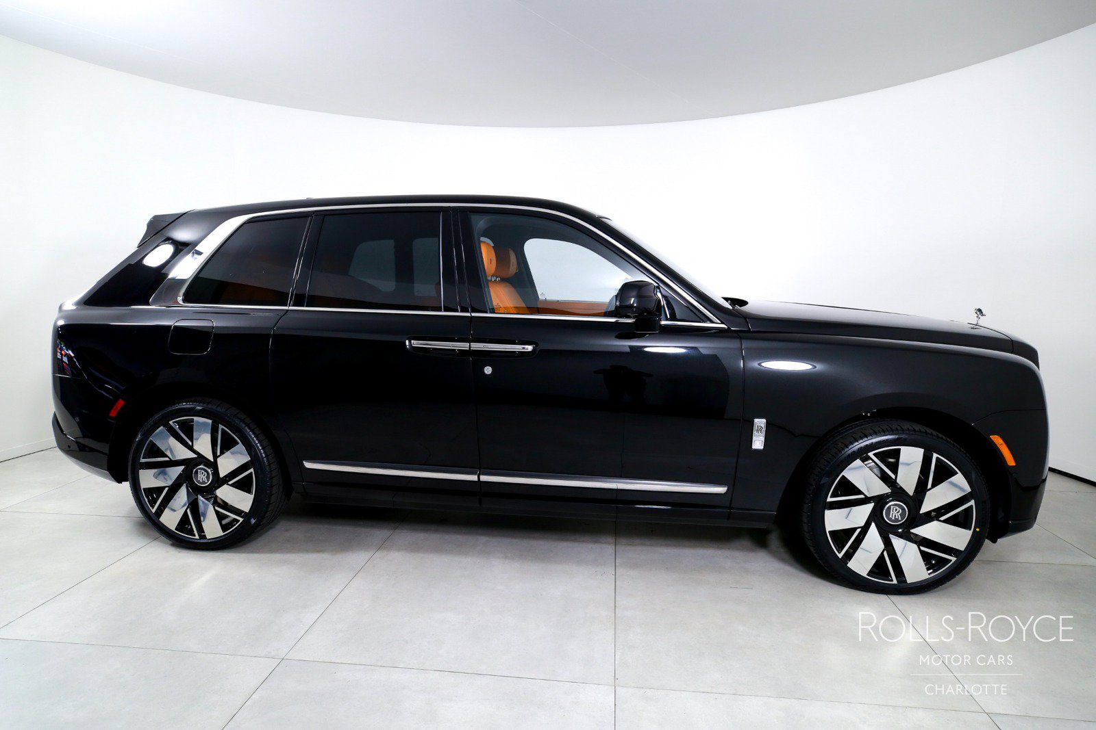 New 2026 Rolls-Royce Cullinan AWD/4WD image 10