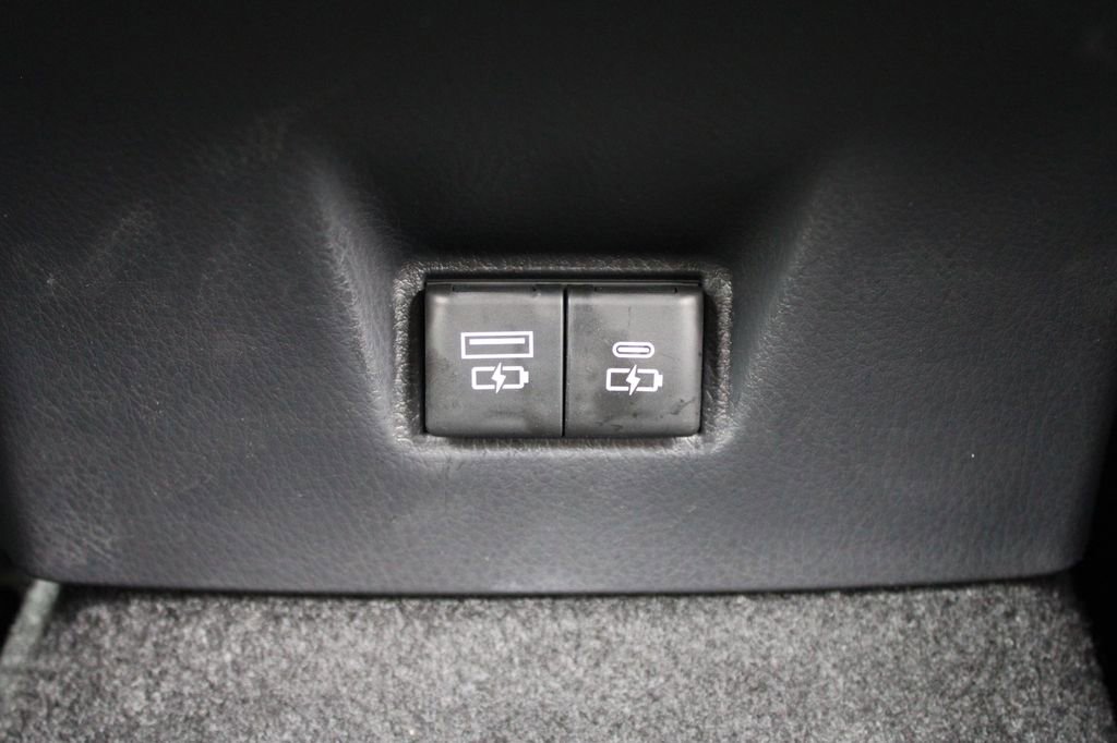 Used 2026 Toyota Camry XLE AWD/4WD image 15