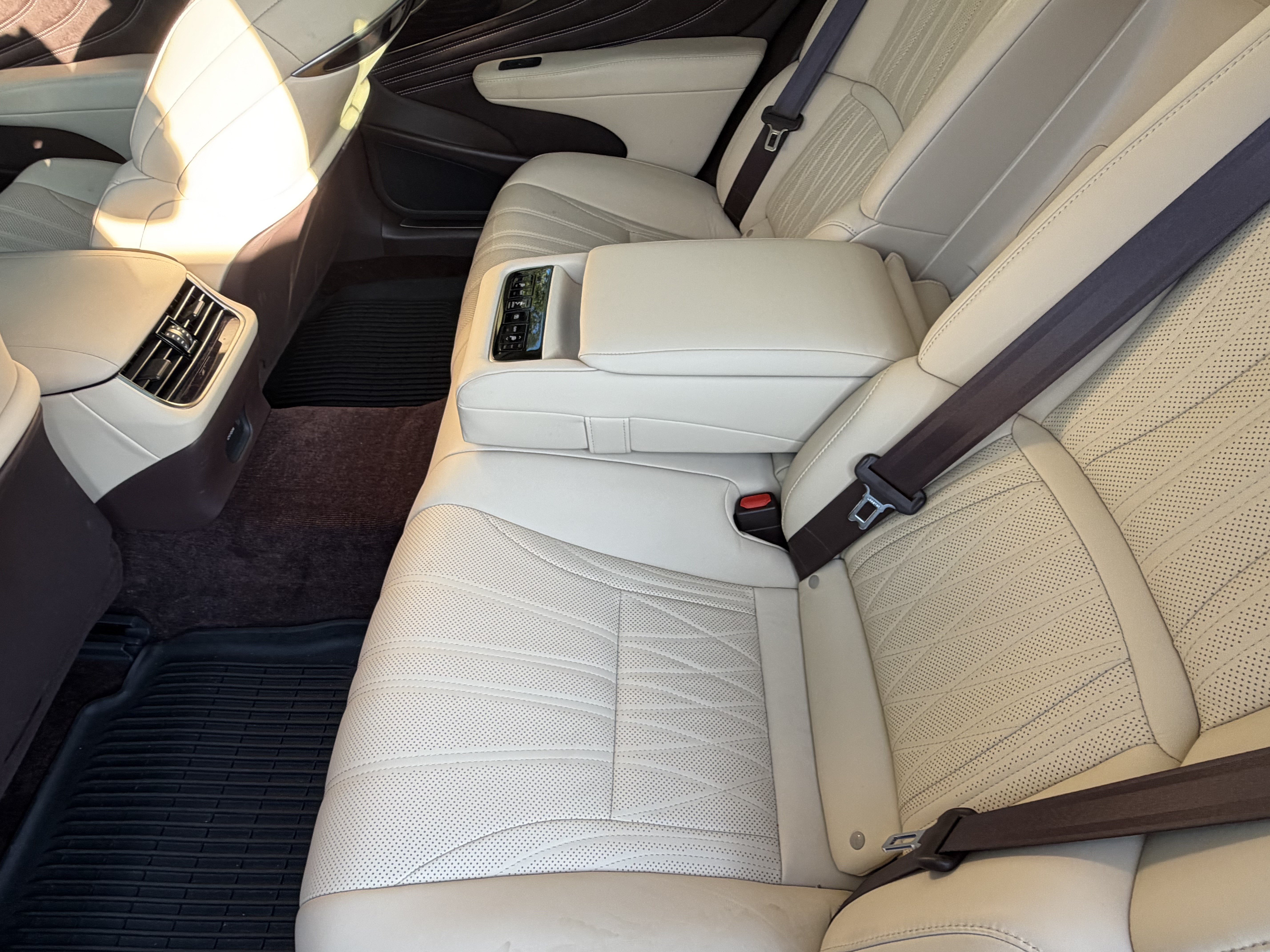 Used 2019 Lexus LS 500 w/ Interior Upgrade Package RWD image 31
