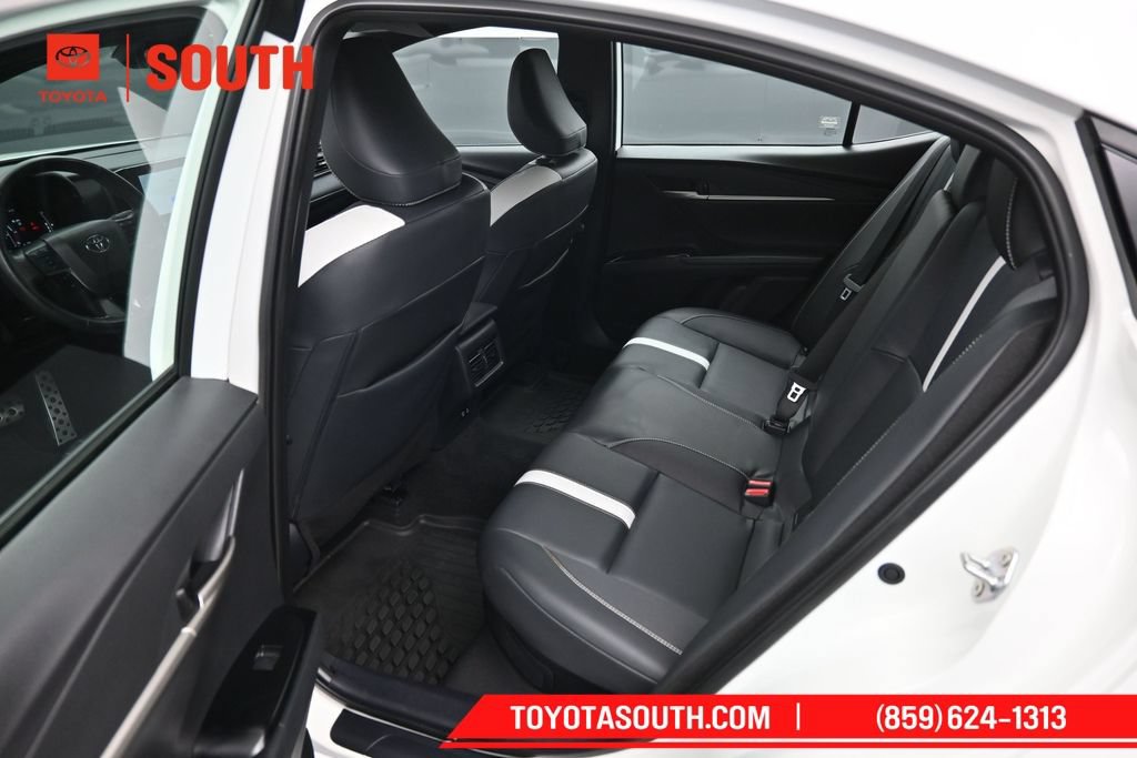 Used 2025 Toyota Camry SE w/ Convenience Package FWD image 10