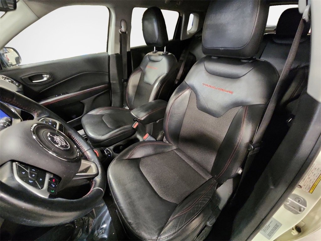 Used 2018 Jeep Compass Trailhawk image 12