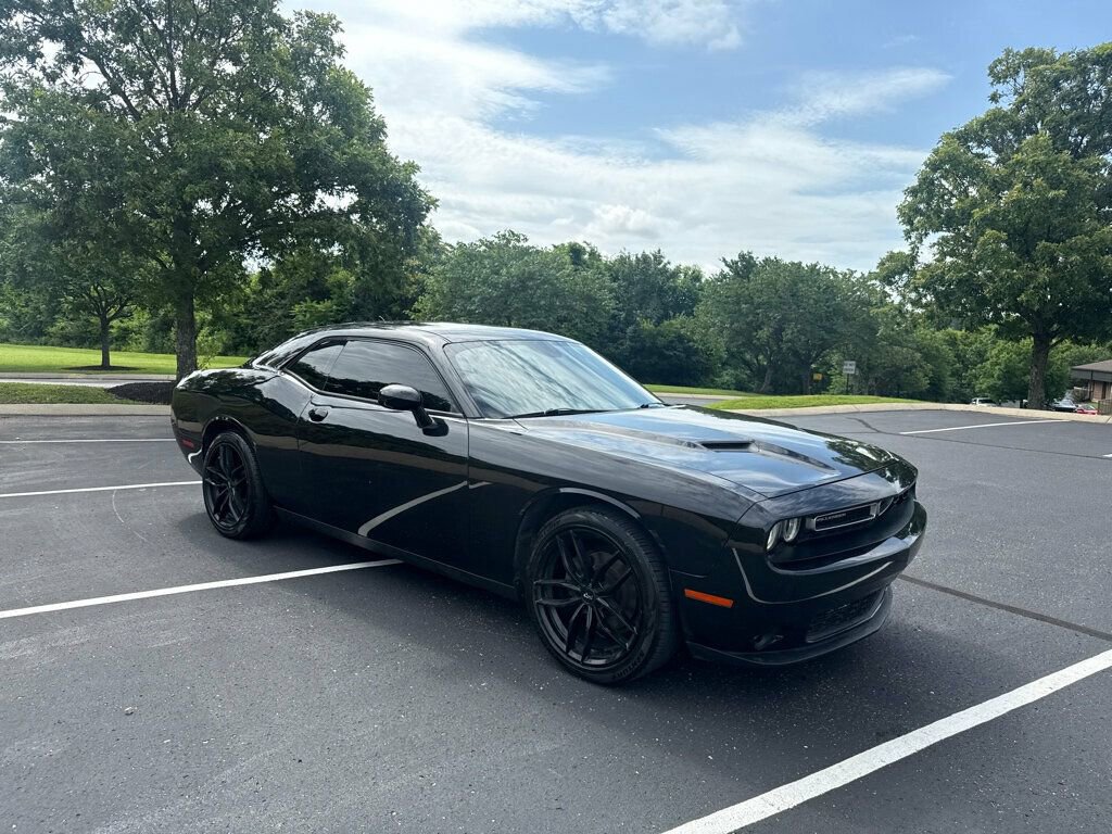Used 2017 Dodge Challenger SXT w/ Sound Group image 3