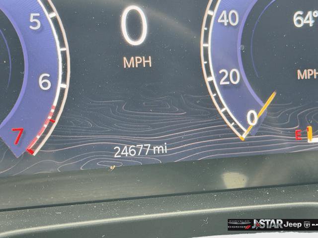 Used 2023 Jeep Grand Cherokee Laredo AWD/4WD image 26