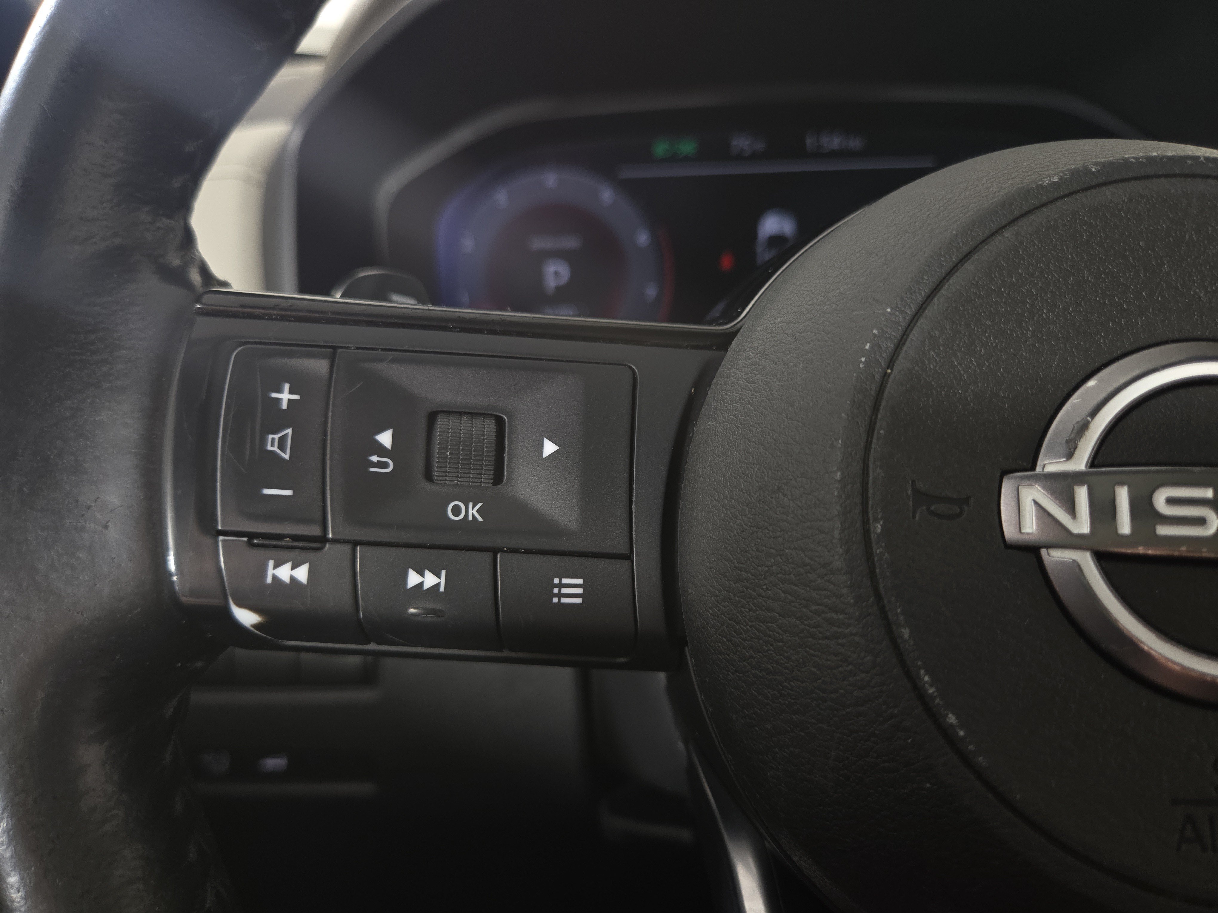 Used 2024 Nissan Rogue SL w/ SL Premium Package AWD/4WD image 15
