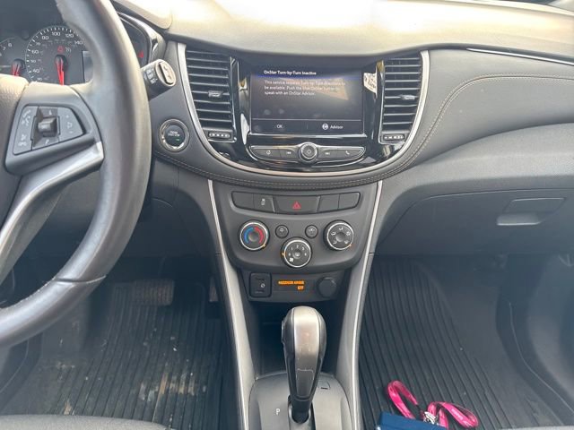 Used 2022 Chevrolet Trax LT w/ LT Convenience Package image 27