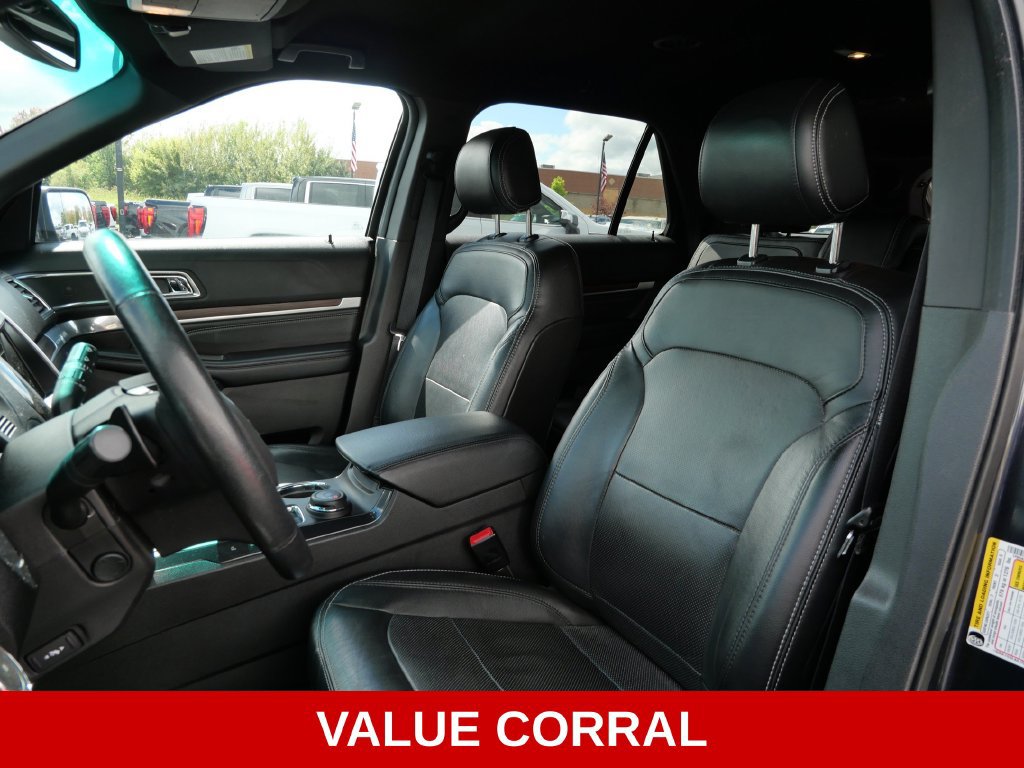 Used 2017 Ford Explorer Limited w/ Equipment Group 301A AWD/4WD image 10