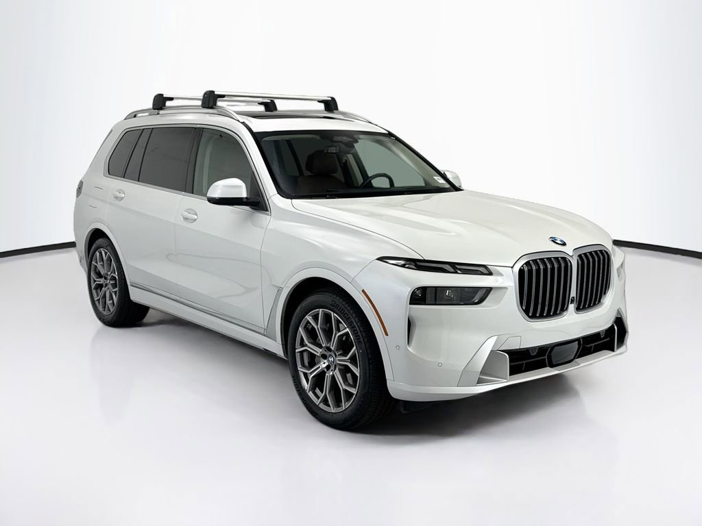 Used 2024 BMW X7 xDrive40i AWD/4WD image 3
