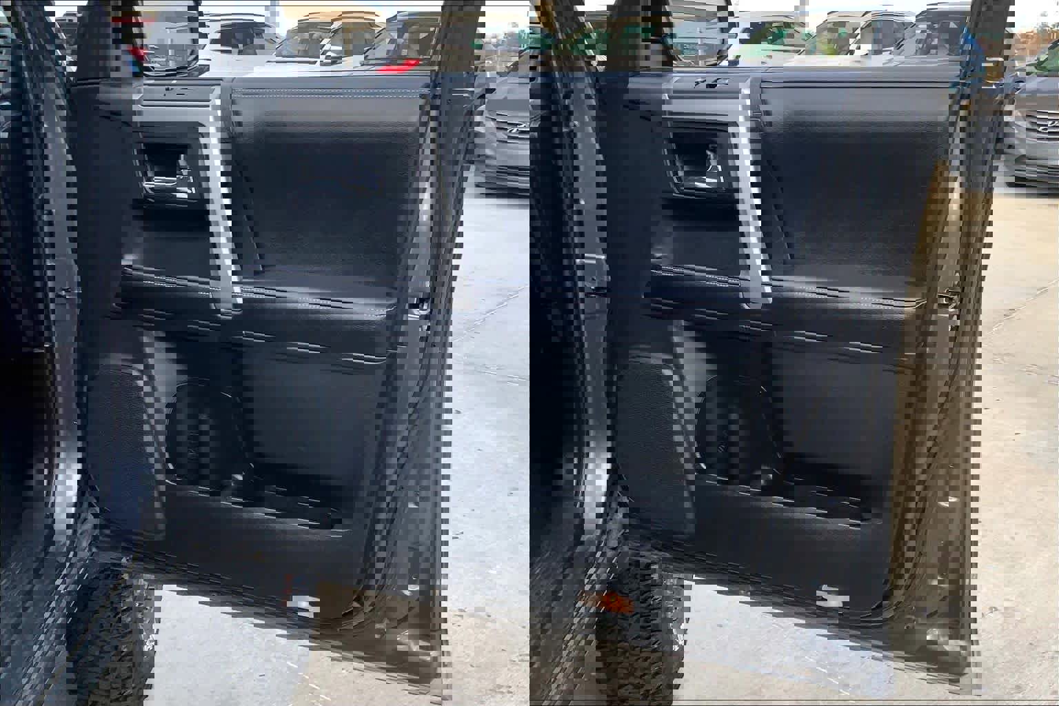 Used 2019 Toyota 4Runner SR5 image 21