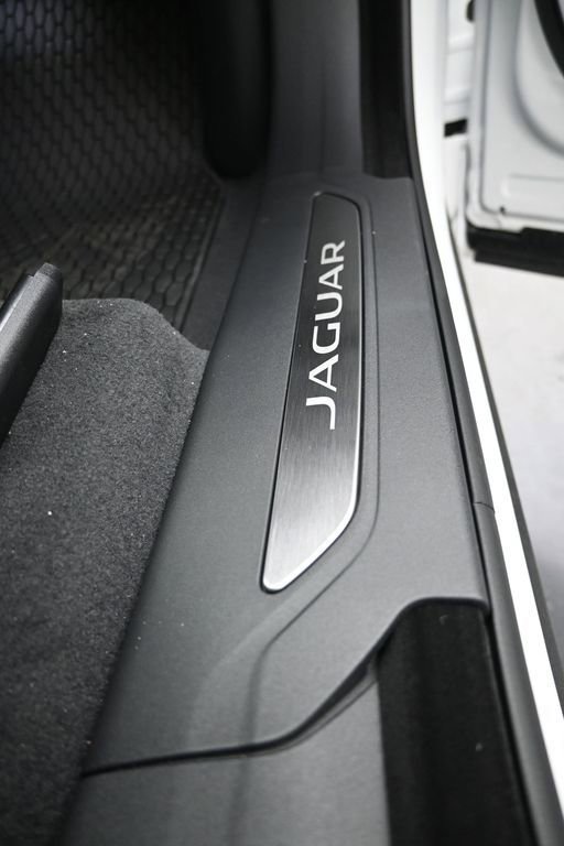 New 2026 Jaguar F-PACE R-Dynamic S image 11