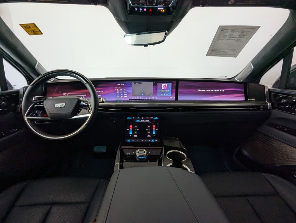 Used 2025 Cadillac Escalade IQ Luxury 2 w/ LPO, Premium Carpet Package image 5