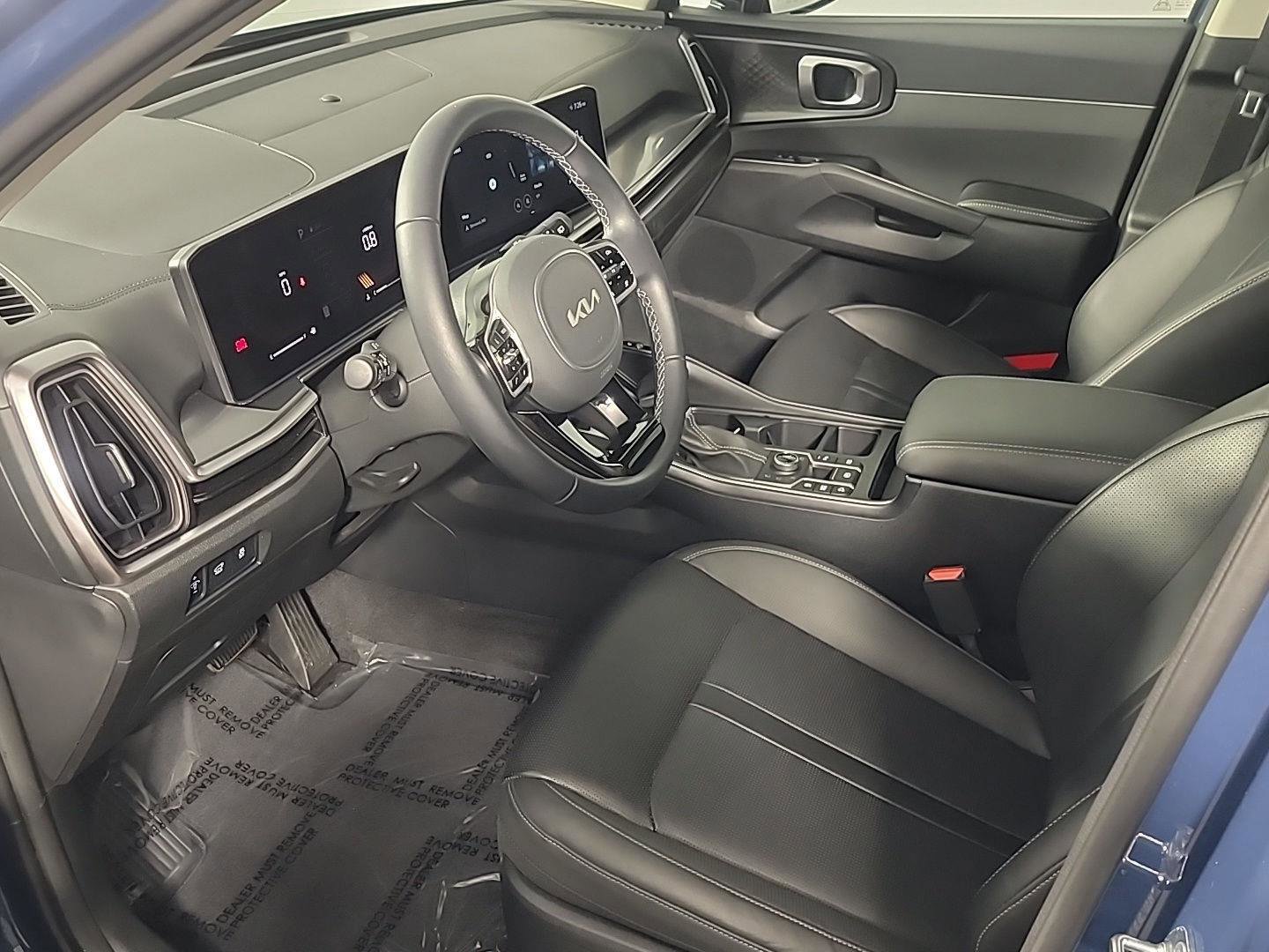 Used 2025 Kia Sorento EX w/ Panoramic Sunroof Package image 19