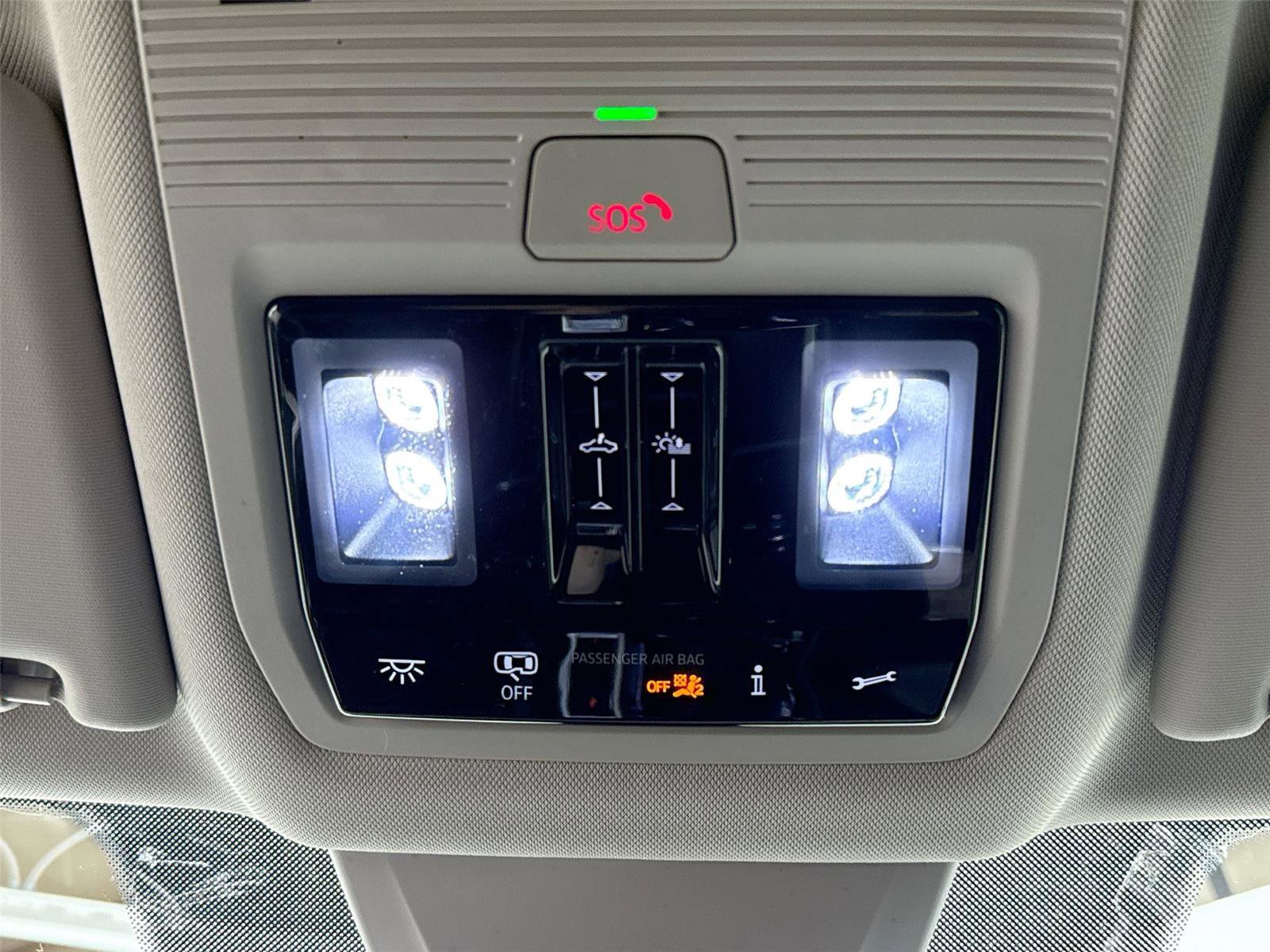 Used 2024 Volkswagen Atlas SEL Premium R-Line image 29