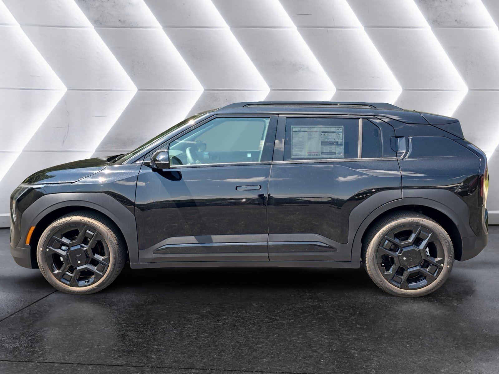 New 2027 Kia EV3 Wind FWD image 2