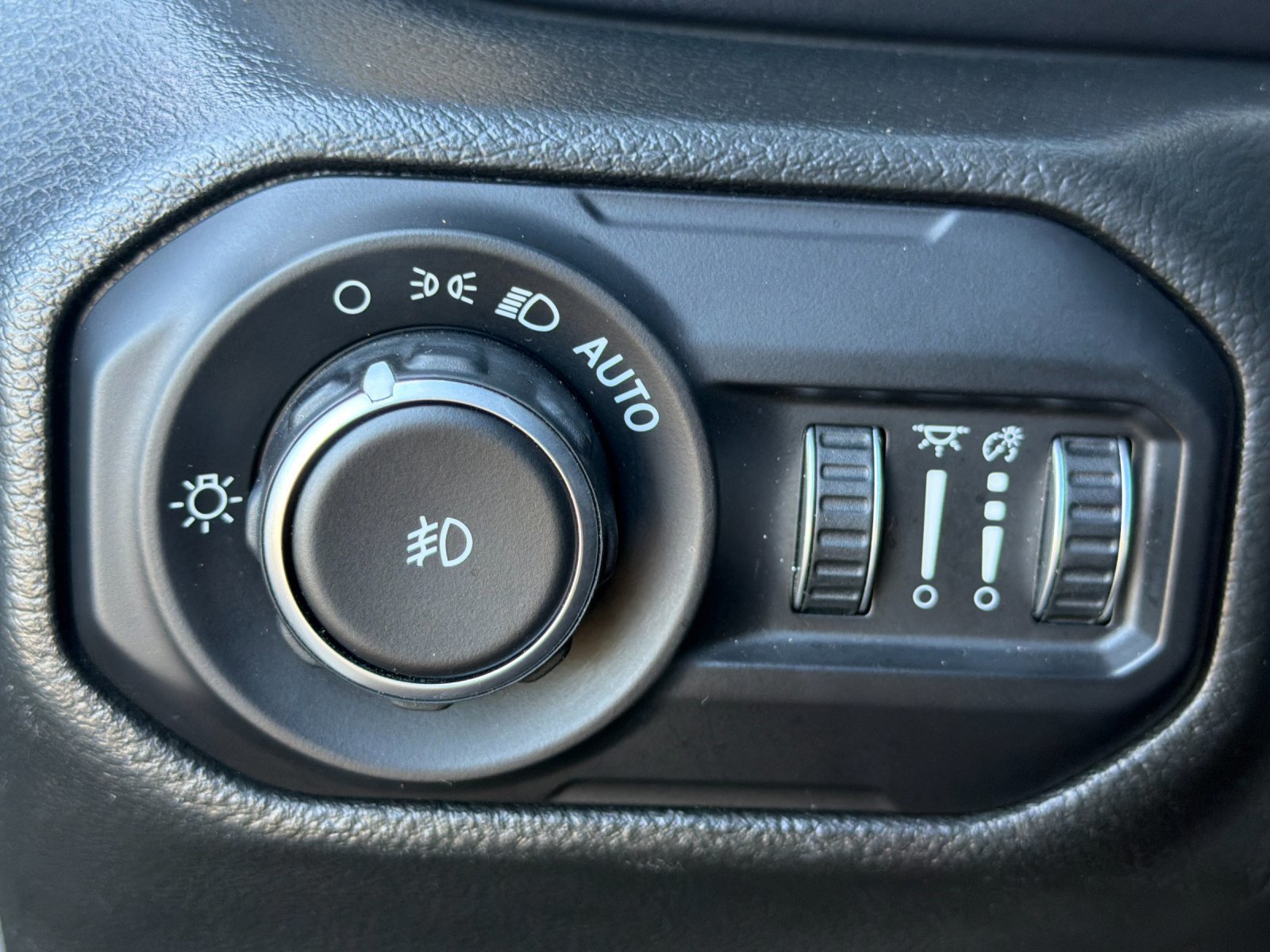 Used 2021 Jeep Wrangler Unlimited Sport AWD/4WD image 34
