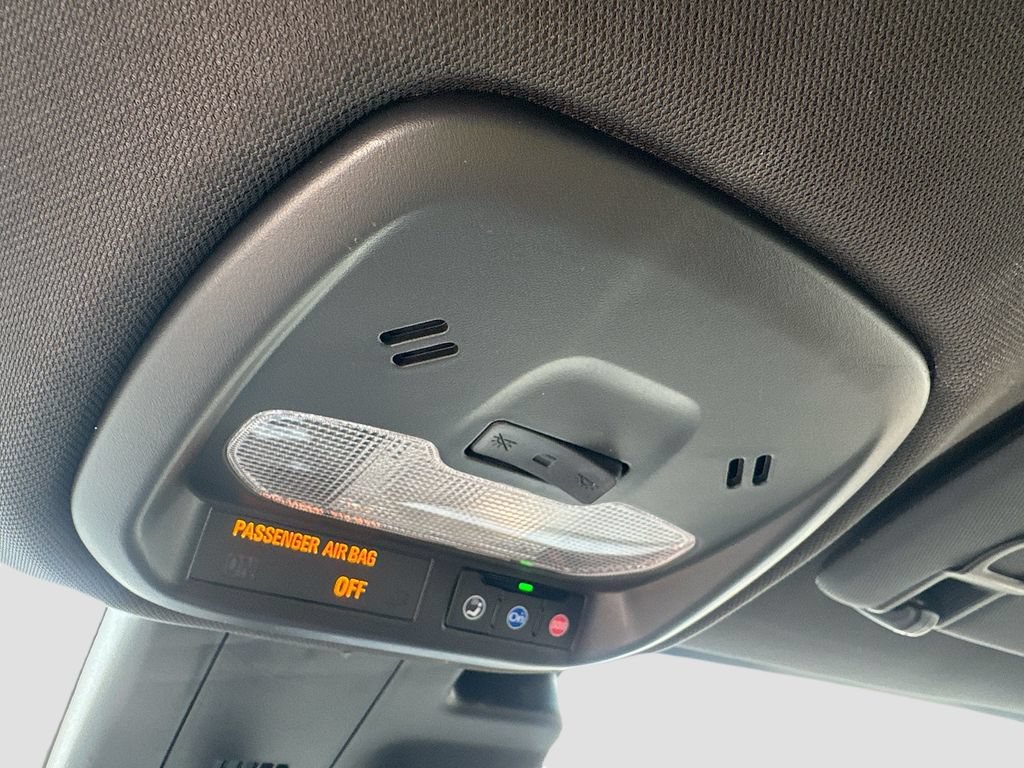 Used 2025 Buick Envista Sport Touring w/ Convenience II Package FWD image 18