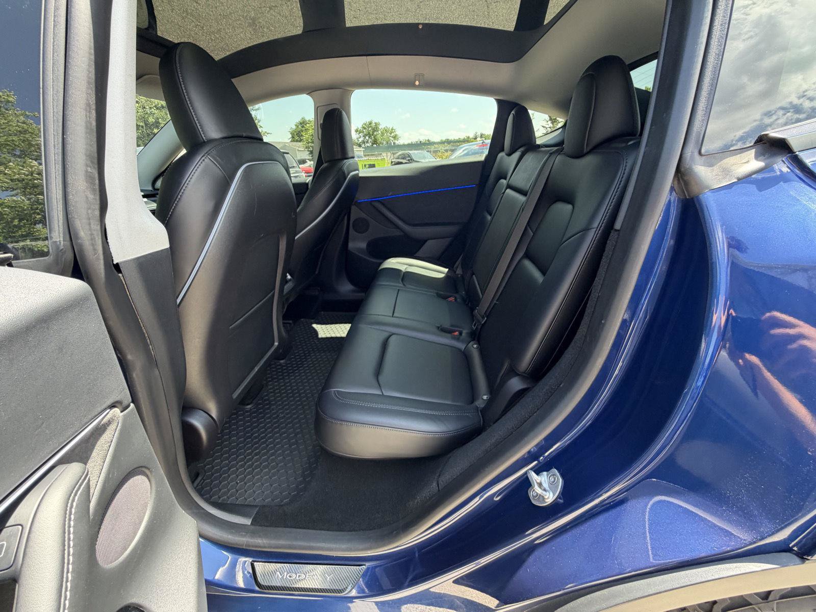 Used 2023 Tesla Model Y Performance AWD/4WD image 21