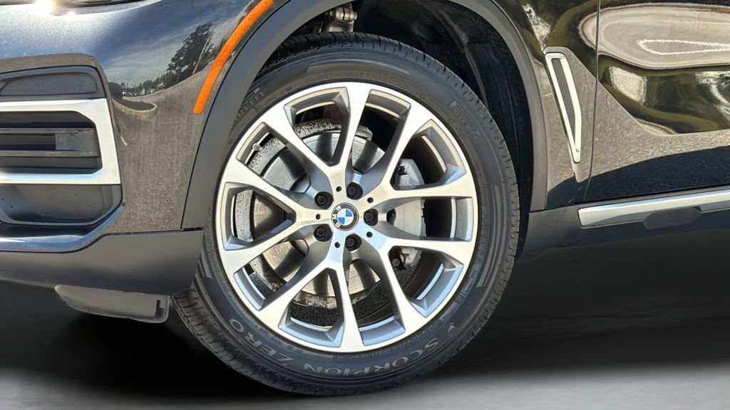 Used 2022 BMW X5 xDrive40i w/ Premium Package image 14