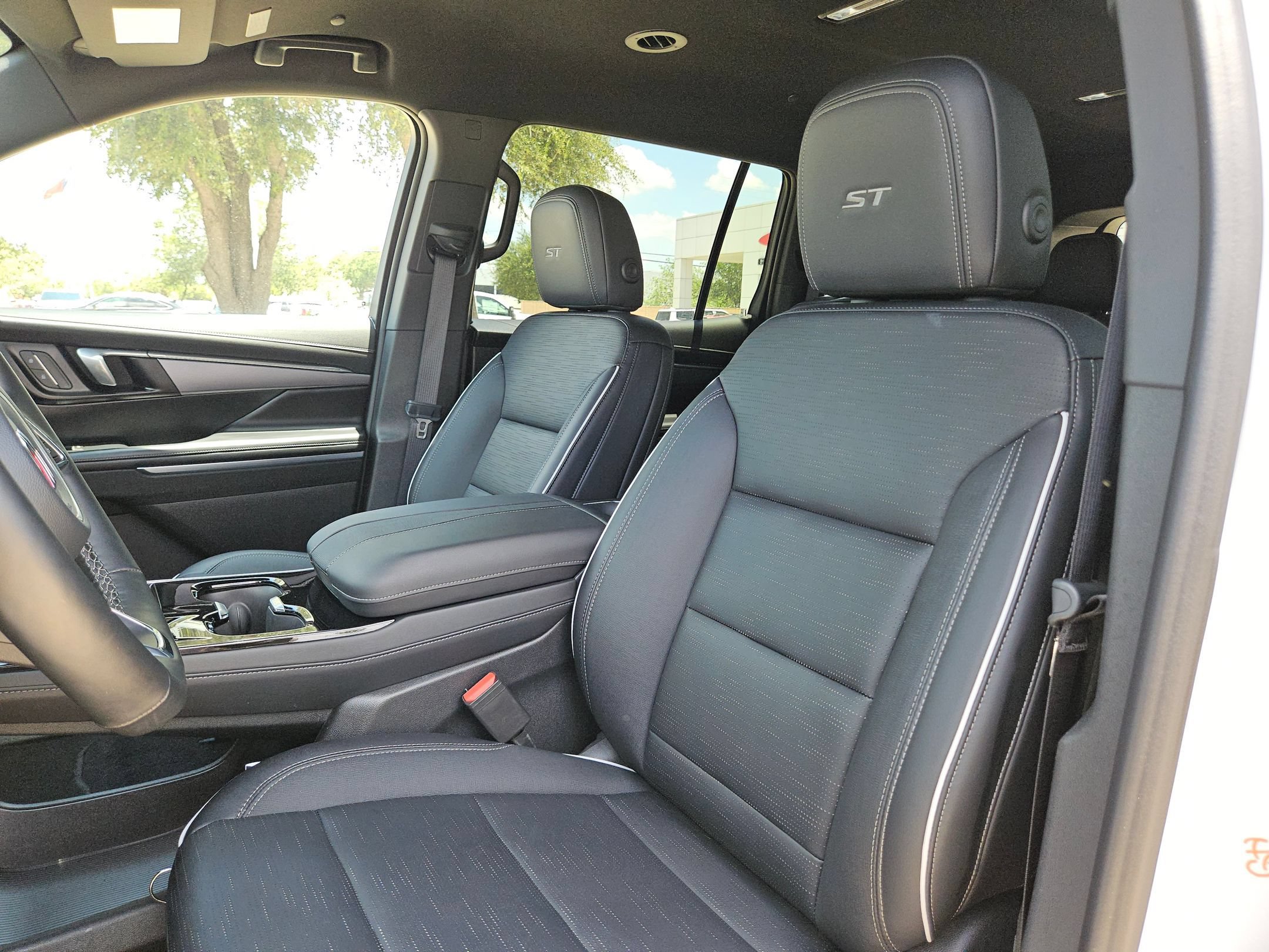 Certified 2026 Buick Enclave Sport Touring FWD image 13