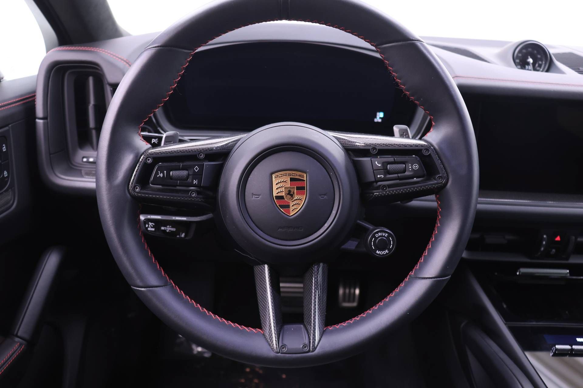 Certified 2025 Porsche Cayenne GTS AWD/4WD image 20